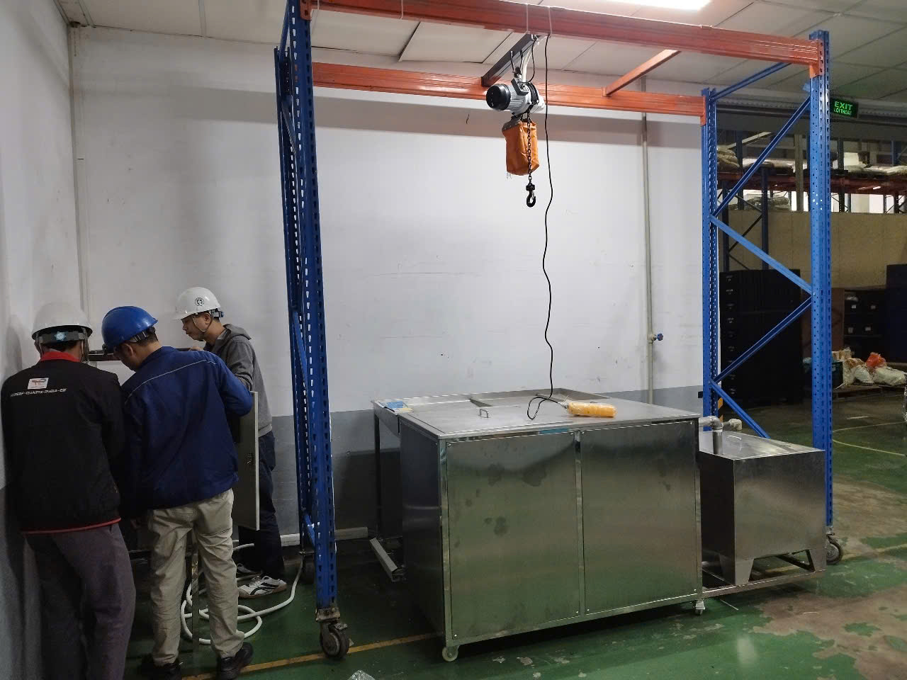 Máy rửa siêu âm công nghiệp có hệ thống lọc tuần hoàn