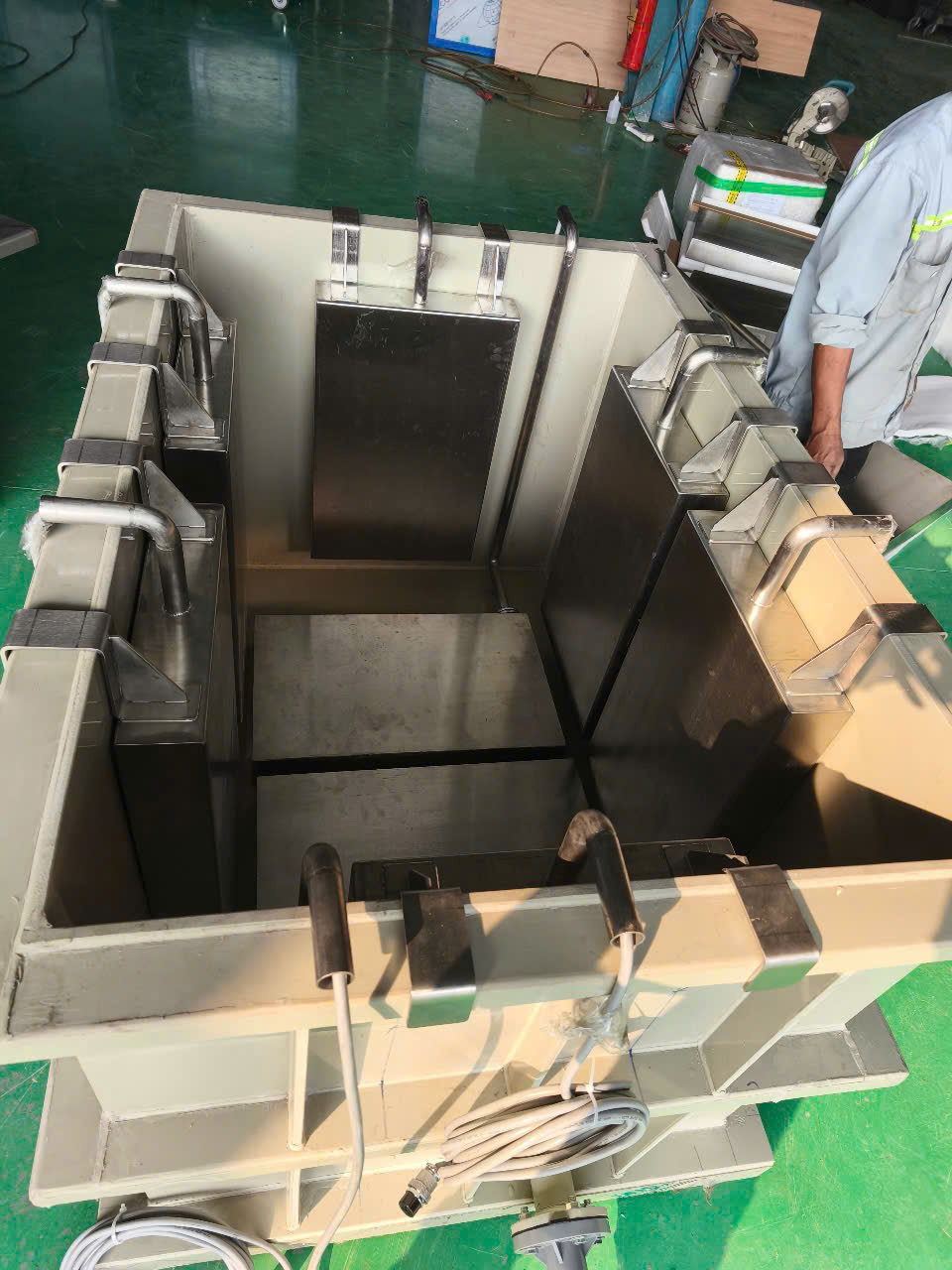 Bể rửa siêu âm cho ngành xi mạ